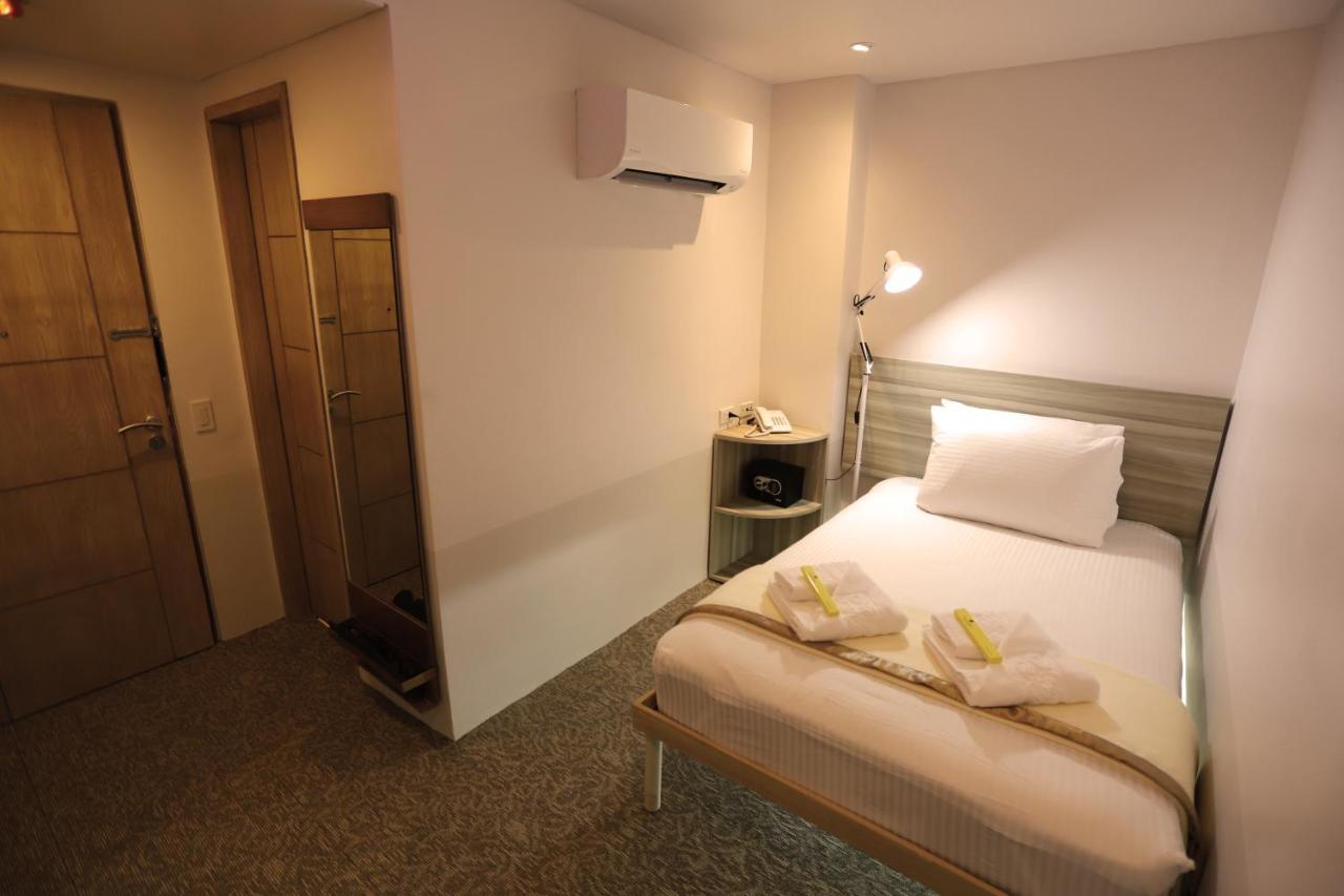 1010 Hotel Muntinlupa City Exterior photo